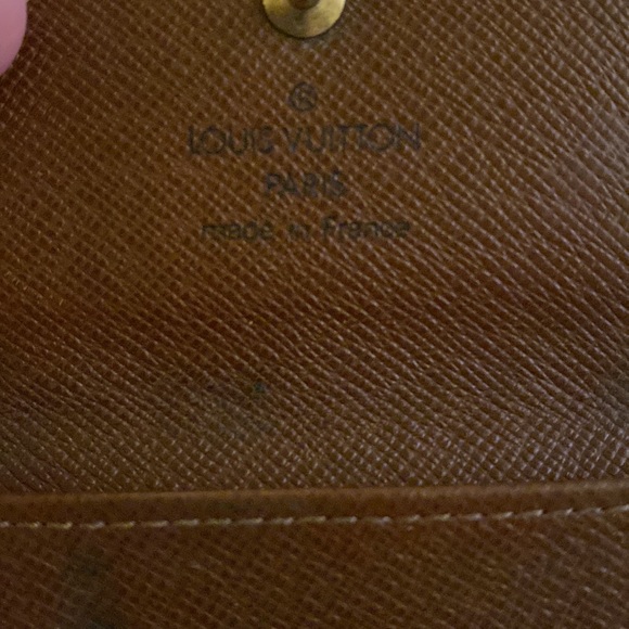 Vintage Louis Vuitton Leather Key Case with Dust Bag - Picture 9 of 10